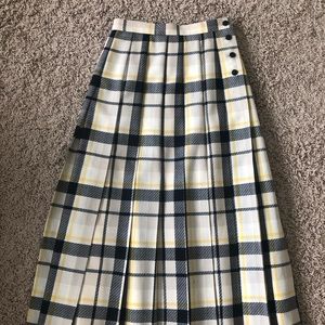 VINTAGE- Jaeger Wool Plaid Skirt - Size 6, navy/ cream